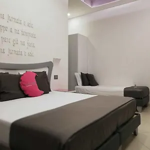 Nunu Νάπολη