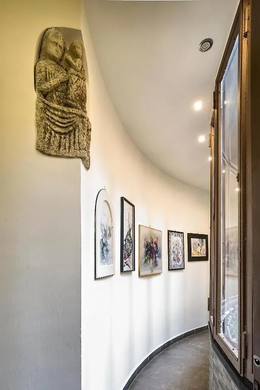 Boutique Hotel Piazza Carita Naples 4*,  Italie